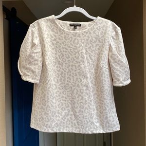 Banana Republic - XS - Short Puff Sleeve Blouse in Leopard Print